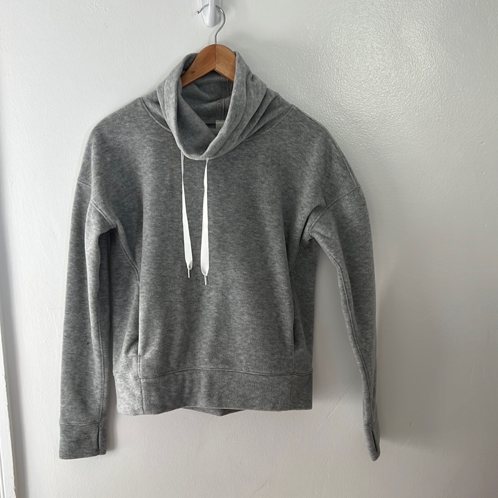 Lululemon Cozy Pullover size 2
